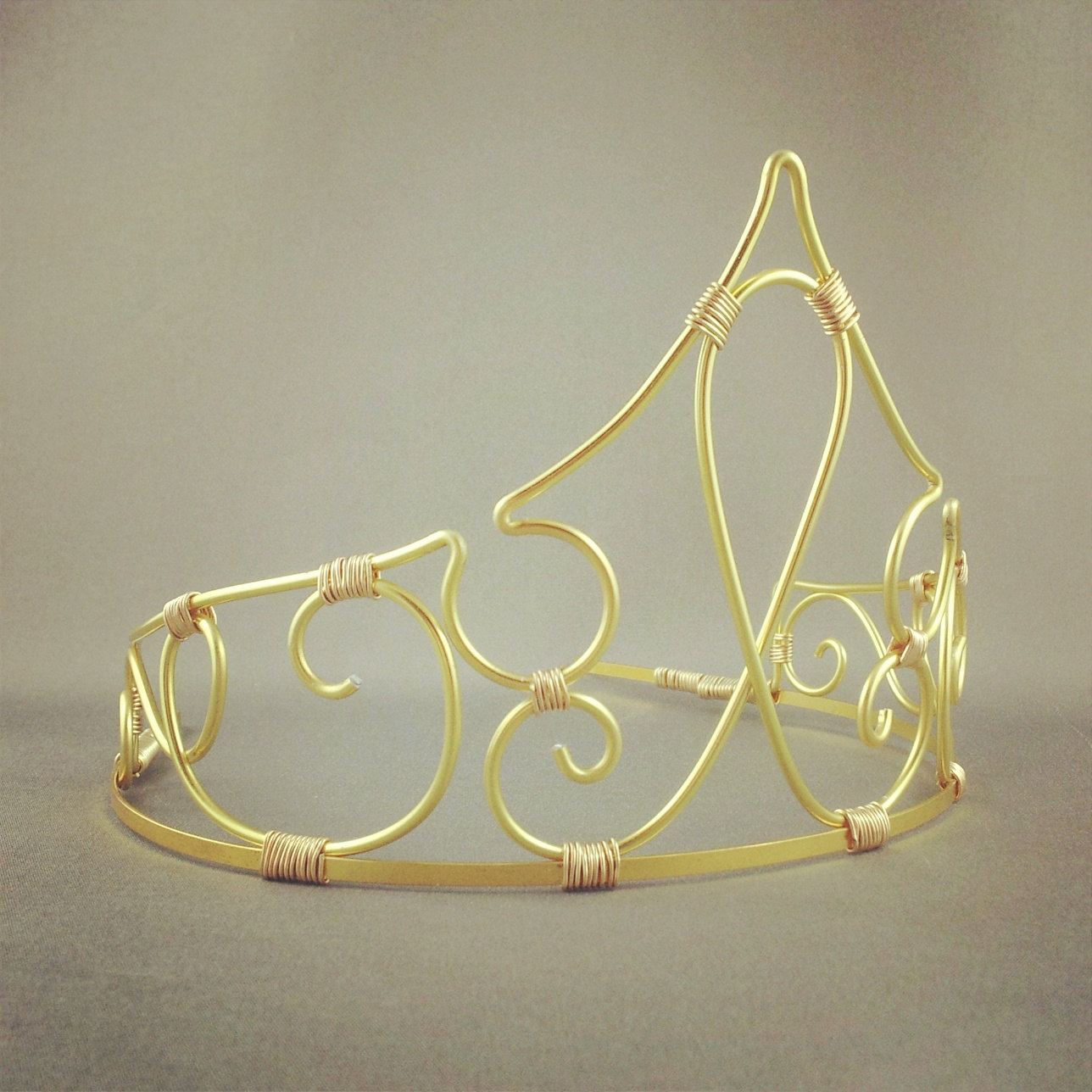 gold tiara crown for wedding day (15)