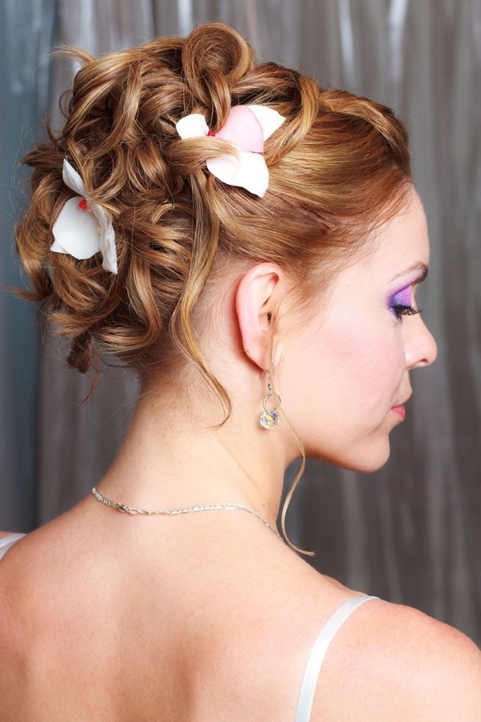 1 Beautiful bride wedding hairstyle ideas (2)