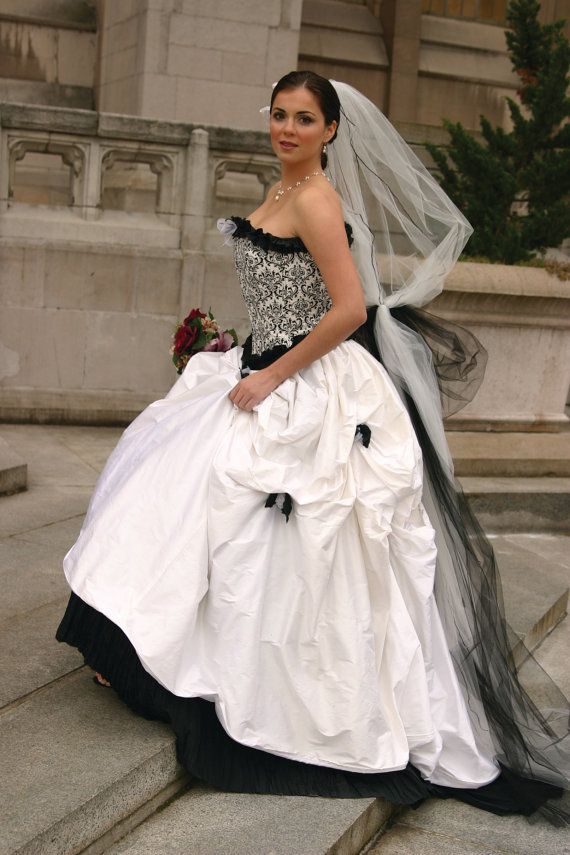7 black and white wedding gowns (6)