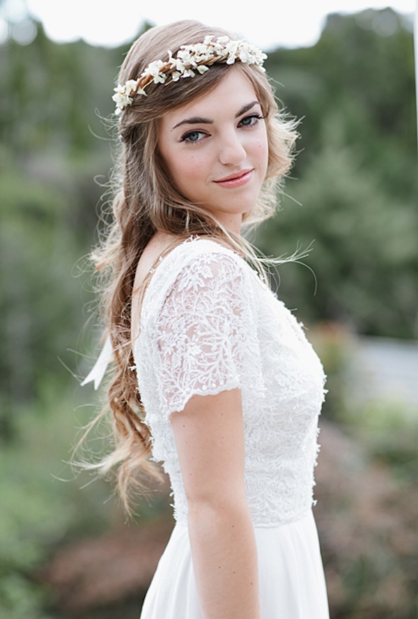 rustic white floral crown for bridal