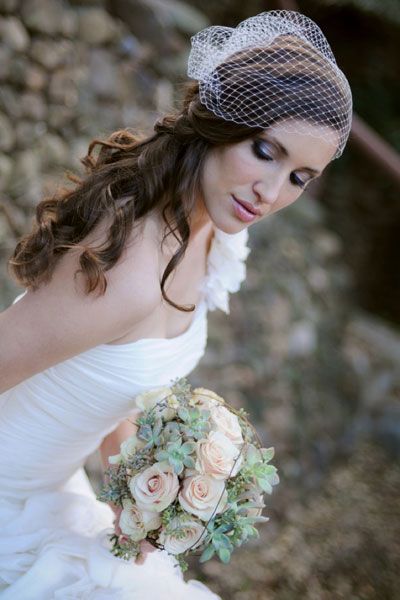 wavy curls hairstyle for bride