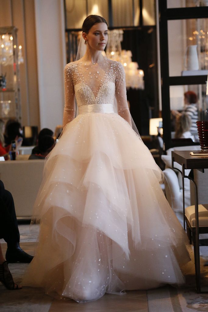 4 monique luhhilier wedding gown