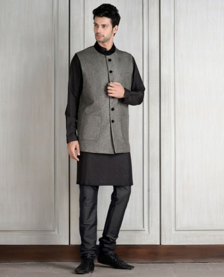 5 Indian traditional wear for weddings for men (4)