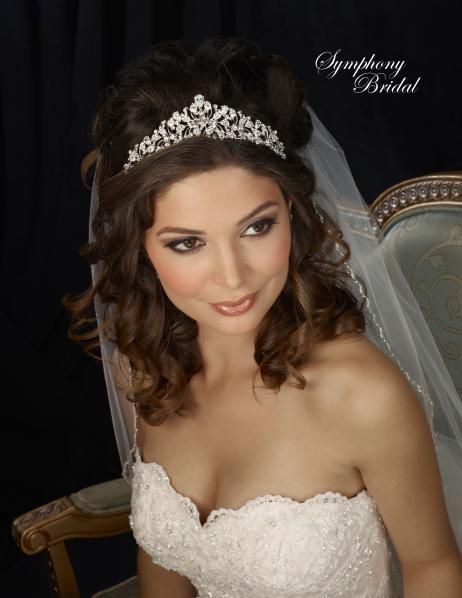 2 Stylish and western traditional tiara for brides (1)