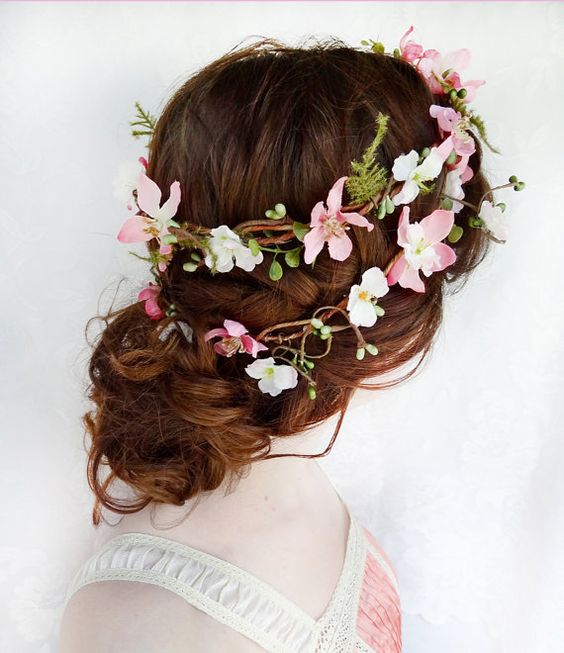 4 Unique hair accessories and headband for brides (7)