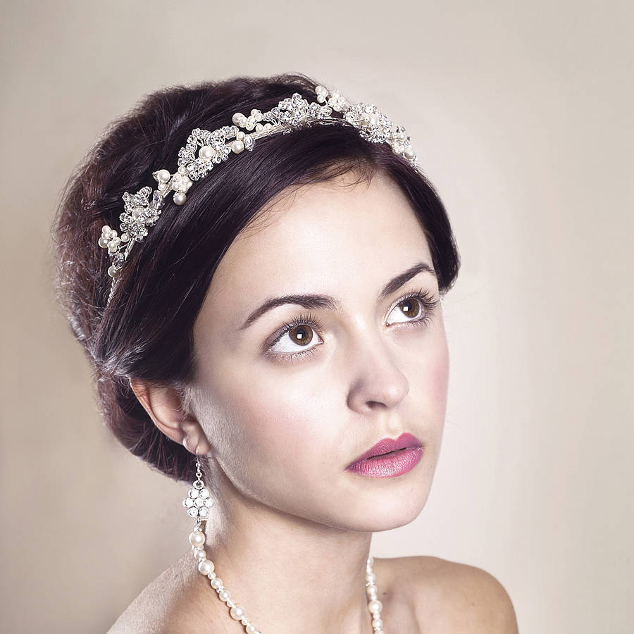 9 Stylish and western traditional tiara for brides (8)