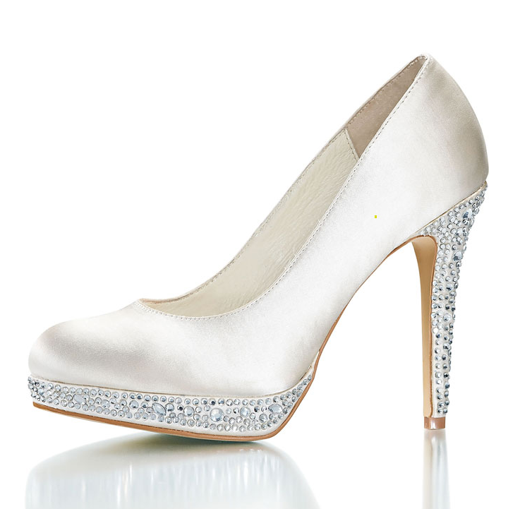 sparkly white bridal foot wears (1)