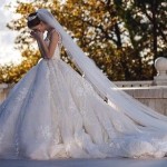 Bewitching Golden and White Color Wedding Outfits Suggestions for Bridals Bewitching Golden and White Color Wedding Outfits Suggestions for Bridals