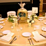 Wonder-Struck Cinderella Carriages as Centerpiece for Weddings Wonder-Struck Cinderella Carriages as Centerpiece for Weddings